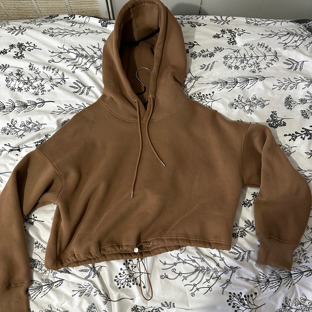 Cropped brown hoodie